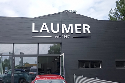 Laumer_Aussen-Lichtwerbung2